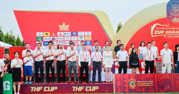 Giải bóng đá vô địch Thanh Hoá miền Nam: Hơn 130 triệu đồng được ban tổ chức THF 12 trao tặng cho các hộ nghèo