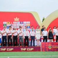Giải bóng đá vô địch Thanh Hoá miền Nam: Hơn 130 triệu đồng được ban tổ chức THF 12 trao tặng cho các hộ nghèo