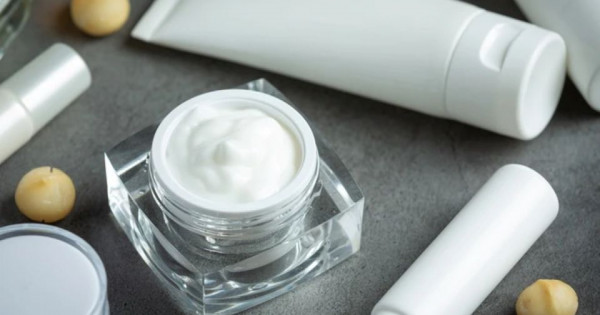 Danh sách 8 loại mỹ phẩm bị thu hồi vì chứa Miconazole