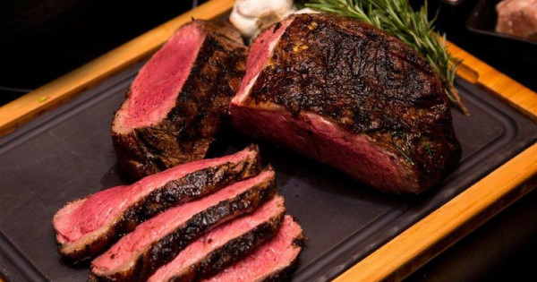 Chế độ "ăn toàn thịt" để giảm cân nhanh có tốt cho sức khỏe?