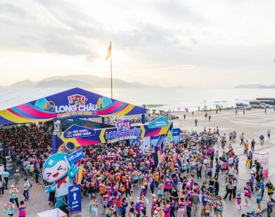 Ngày hội gia đình Long Châu tại Nha Trang: Dàn sao Việt đình đám “tiếp sức” ba thế hệ gia đình cùng nâng cao sức khỏe 