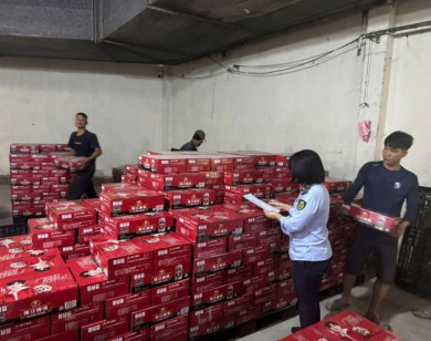 TP Hồ Chí Minh: Tạm giữ hơn 3.200 thùng bia ngoại không rõ nguồn gốc