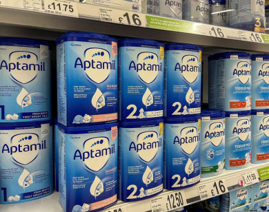 Sữa Aptamil tại Anh bị thu hồi khẩn do phát hiện nhiễm độc tố Cereulide