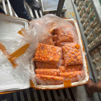 Thu giữ hơn 12 tấn hàng thực phẩm không rõ nguồn gốc tại Hà Nội