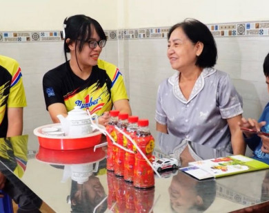 “Cùng con đi tiếp cuộc đời”: Tân Hiệp Phát bền bỉ mang Tết ấm đến những mái nhà đặc biệt