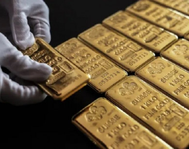 Giá vàng ngày 7/2/2026: Vàng thế giới "áp sát" mốc 5.000 USD/ounce