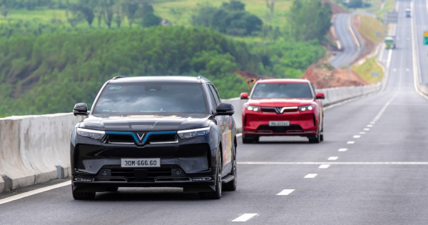 VinFast VF 9: “Ngôi nhà di động 4 khủng” cho doanh nhân, giá lăn bánh chỉ tương đương SUV cỡ D