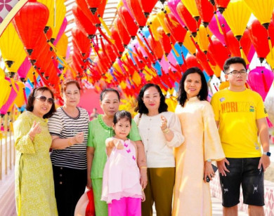 Đón Tết kiểu mới: Du xuân kết hợp xem đất, Cần Giờ tấp nập giao dịch đầu năm