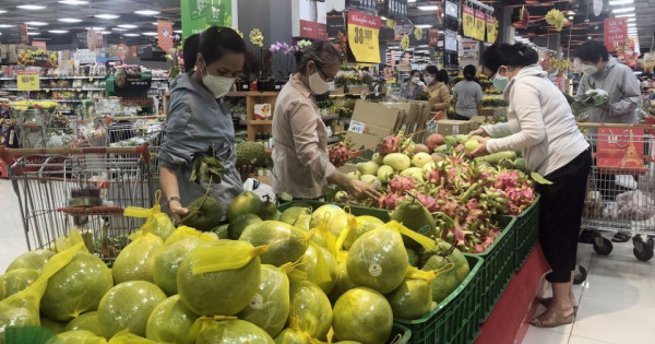 Thị trường mùng 6 Tết: Nhu cầu mua sắm tăng nhẹ