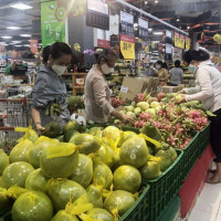 Thị trường mùng 6 Tết: Nhu cầu mua sắm tăng nhẹ