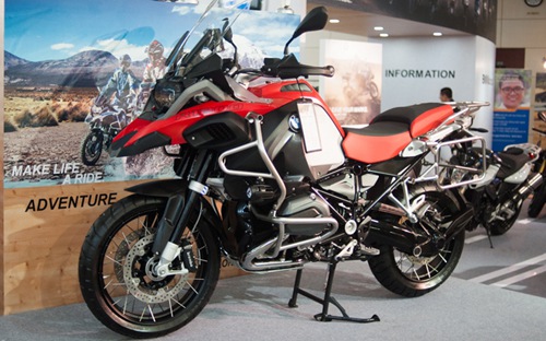 BMW Motorrad R1200GS được Công ty Cổ phần Ôtô Âu châu (Euro Auto) nhập khẩu và phân phối chính hãng tại Việt Nam.