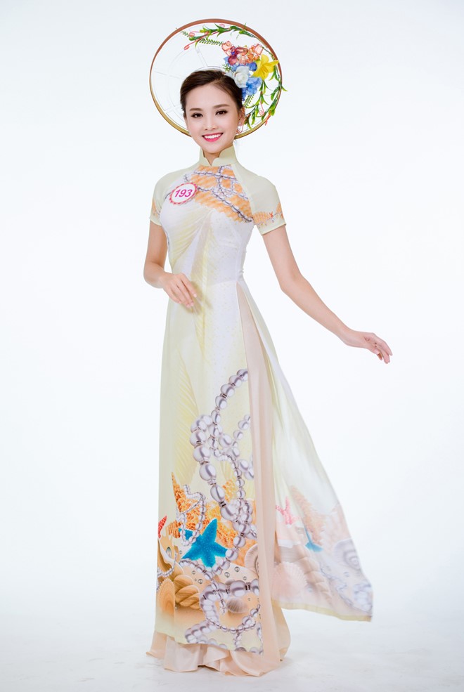 Nguoi dep HHVN duyen dang trong ta ao dai hinh anh 5