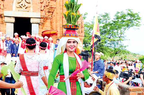 Sắc màu lễ hội Katê