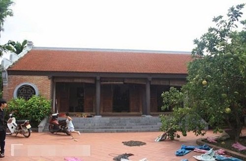 Hoài Linh,  Xuân Hinh, nhà thờ Tổ của Hoài Linh, nhà quê của Xuân Hinh