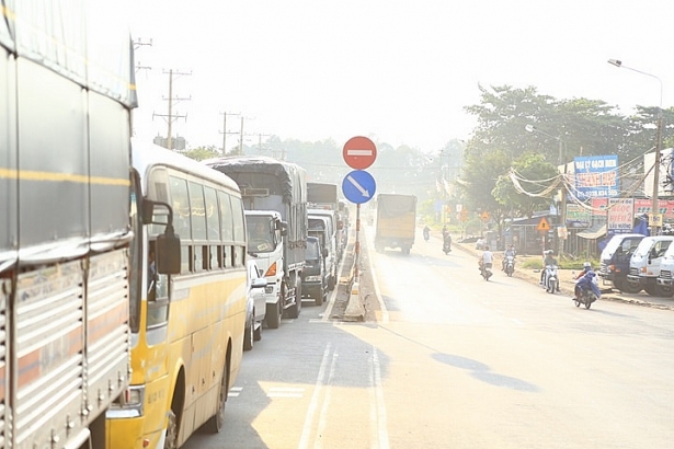tai xe dung tien xu va tien le tram bot bien hoa that thu danh xa tram