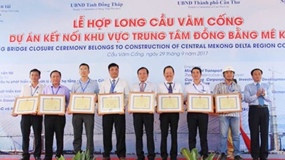 Hợp long cầu Vàm Cống nối liền Đồng Tháp với Cần Thơ  ảnh 3