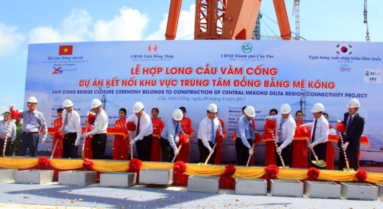 Hợp long cầu Vàm Cống nối liền Đồng Tháp với Cần Thơ  ảnh 2