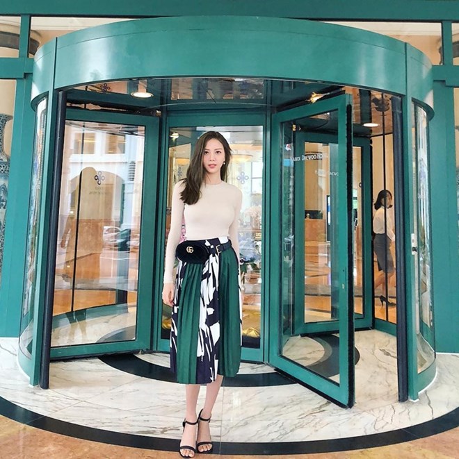 Mãn nhãn với loạt street style rực rỡ của fashionista Việt