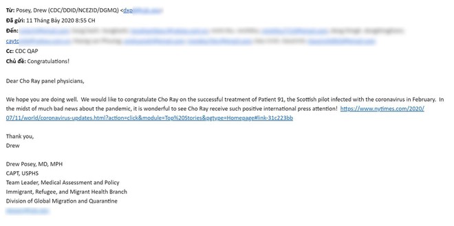 Đại diện CDC Mỹ gửi thư điện tử chúc mừng Bệnh viện Chợ Rẫy /// ẢNH: BVCC