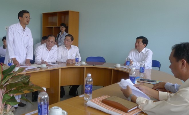 Bí thư Thành ủy Đinh La Thăng làm việc với BV Củ Chi