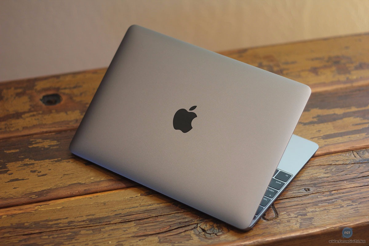 MacBook 2016 voiứ cấu hình mạnh gấp 20 lần