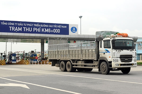 Hiệp hội Vận tải ô tô Việt Nam vừa kiến nghị lên Thủ tướng Chính phủ xem xét tháo gỡ khó khăn cho các doanh nghiệp vận tải ô tô