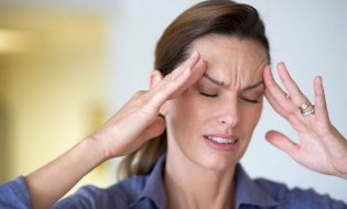 Triệu chứng đau đầu như thế nào là dấu hiệu nguy hiểm?