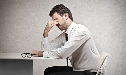 Công việc nhàm chán khiến Frédéric Desnard cảm thấy stress (minh họa)