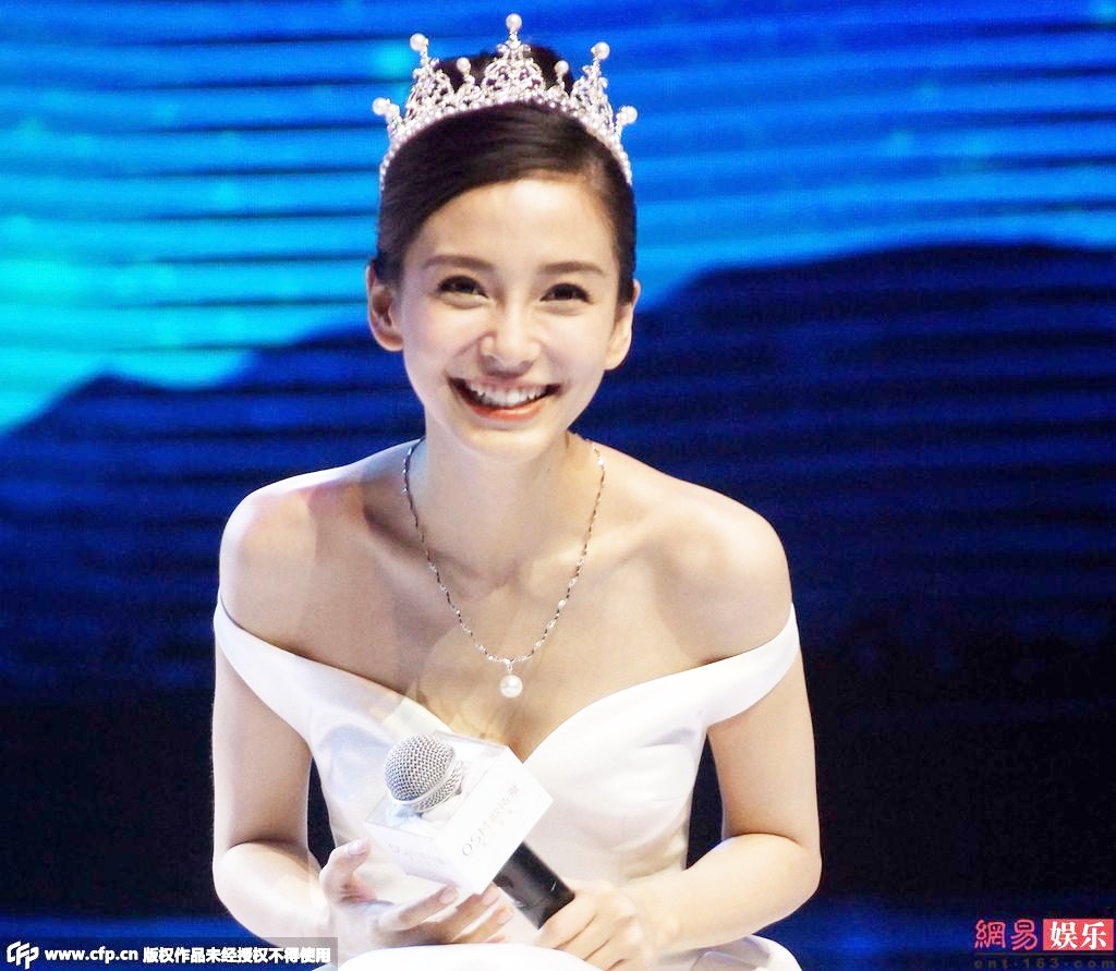 Angelababy bị ném đá vì thiếu hiểu biết về mèo