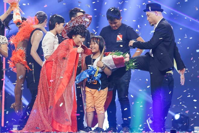 Ngoại hình gây sốt của quán quân Vietnam's Got Talent 2016