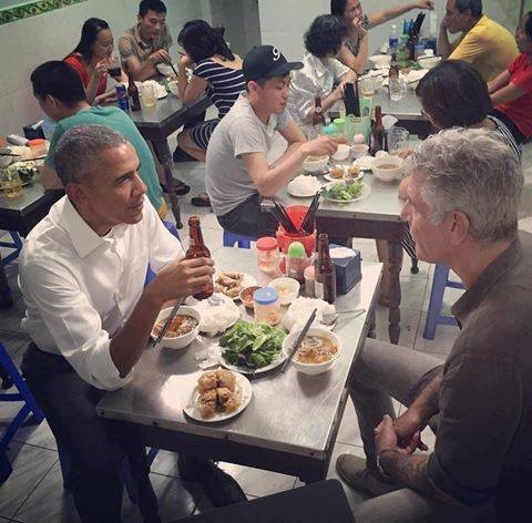 Tổng thống Obama ăn bún chả Hà Nội