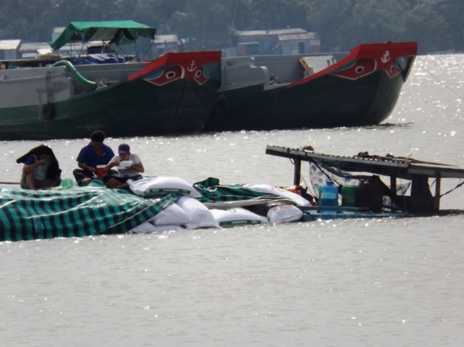 Ghe sông tông tàu biển