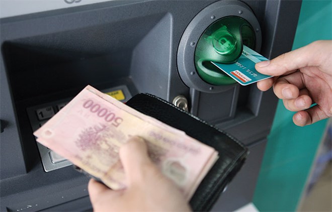 Ngân hàng nâng hạn mức rút tiền ATM