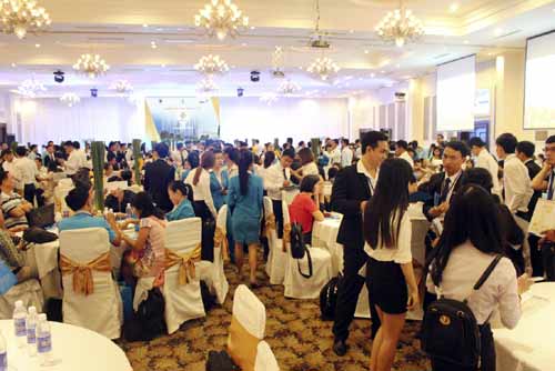 Prosper Plaza thu hút gần 700 khách hàng ngày công bố