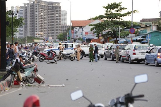 Tai nạn thảm khốc ở TP.HCM: Ô tô tông liên hoàn 9 xe máy, nhiều người thương nặng