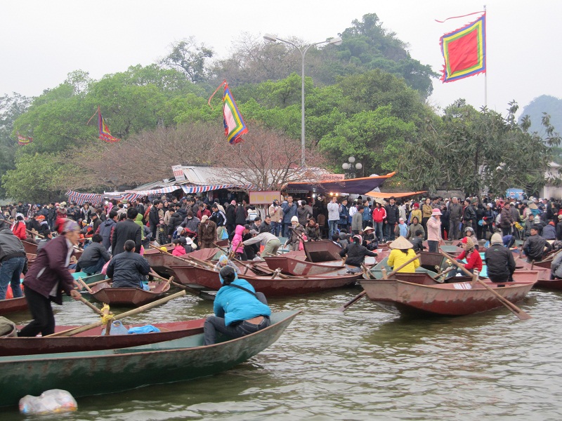 Lễ hội chùa Hương: Sẽ xử nghiêm những trường hợp ép giá "vòi tiền" bồi dưỡng của khách