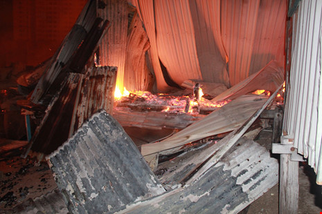 Cháy nghi ngút ở Nha Trang: Hơn 40 căn nhà bị thiêu rụi
