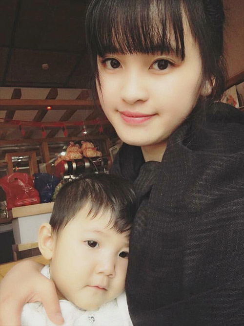 Bé gái Lào Cai 14 tháng tuổi chỉ nặng 3,5kg gây bất ngờ với hình ảnh mới nhất