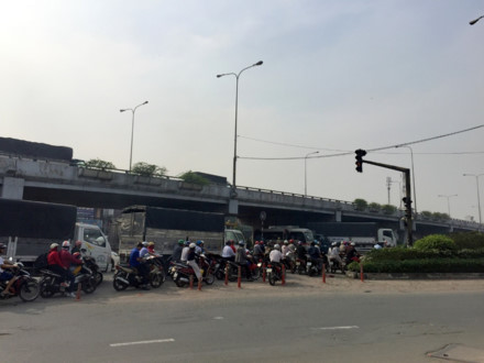 Hạ tầng giao thông thiếu đồng bộ là một trong những nguyên nhân khiến khu Tây Bắc TP Hồ Chí Minh phát triển chậm.