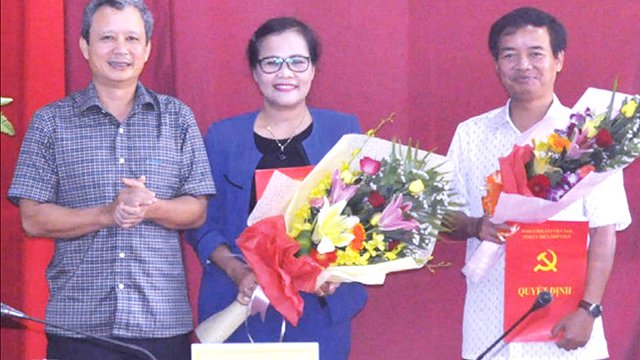 cả nhà làm quan ở Huế,điêu khắc ngoài trời