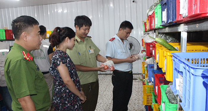 Kiểm tra an toàn thực phẩm tại Công ty thực phẩm Nguyên Phong