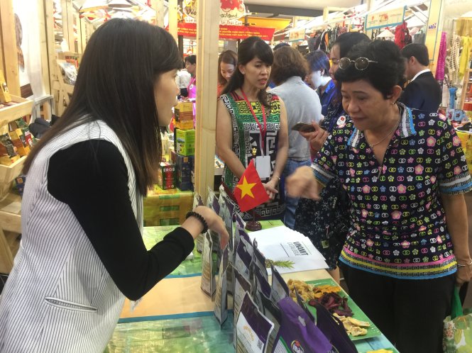 Người tiêu dùng Thái sau khi ăn thử sản phẩm Việt đã hỏi nơi bán các sản phẩm VN tại Thái Lan