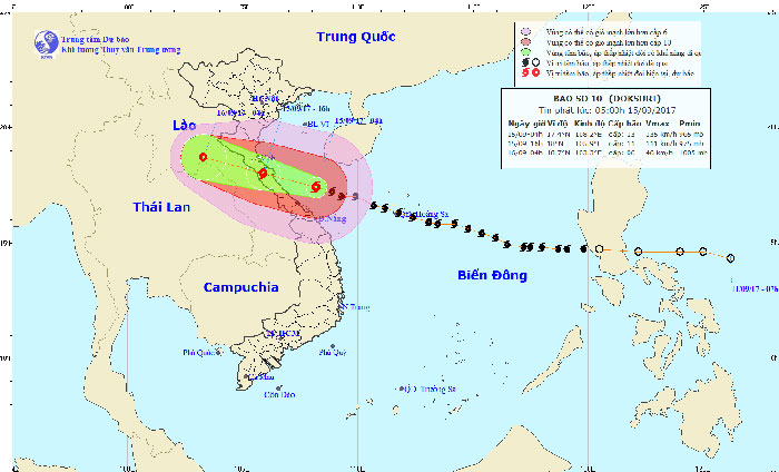 Siêu bão áp sát, gió thổi bay người, mưa ngút trời tại miền Trung