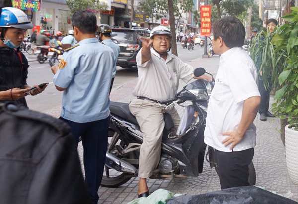 Đoàn Ngọc Hải, dẹp vỉa hè, quận  1