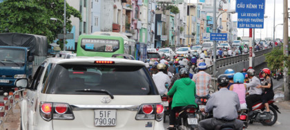 Bất động sản khu Nam Sài Gòn “khó thở” bởi hạ tầng