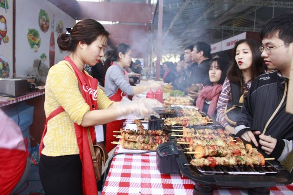 Hà Nội: Sôi động lễ hội ẩm thực đường phố Coca-Cola