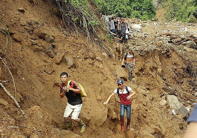 Giải cứu 11 thanh niên bị đánh đập, ép làm vất vả trong hầm vàng ở Quảng Nam