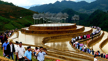 Lần đầu tiên Việt Nam "Triển lãm nghệ thuật cảnh quan mây pha lê”