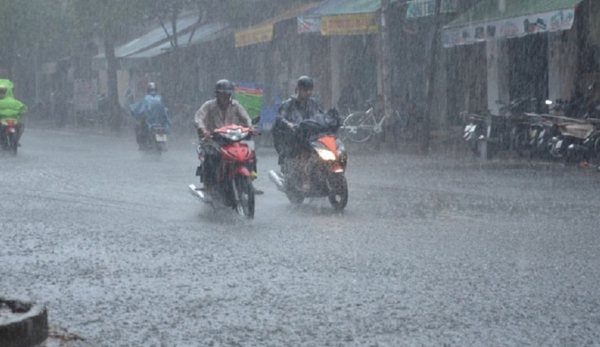 Dự báo thời tiết 19/5: Hà Nội ngày nắng 37 độ, chiều có mưa rào và dông