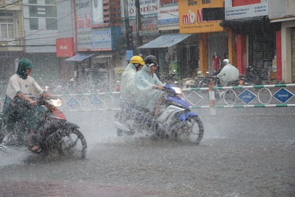 Dự báo thời tiết 15/6: Hà Nội có mưa rào và dông